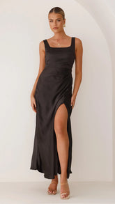 Alaria Maxi Dress Black