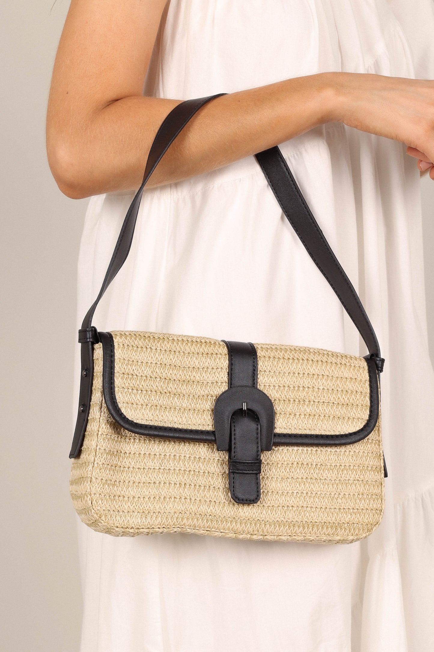 Dovie Straw Shoulder Bag Natural Black