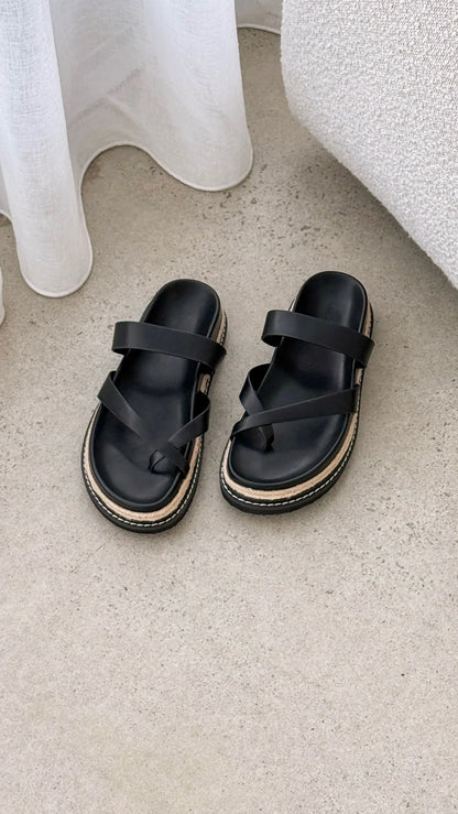 Amia Slide Black