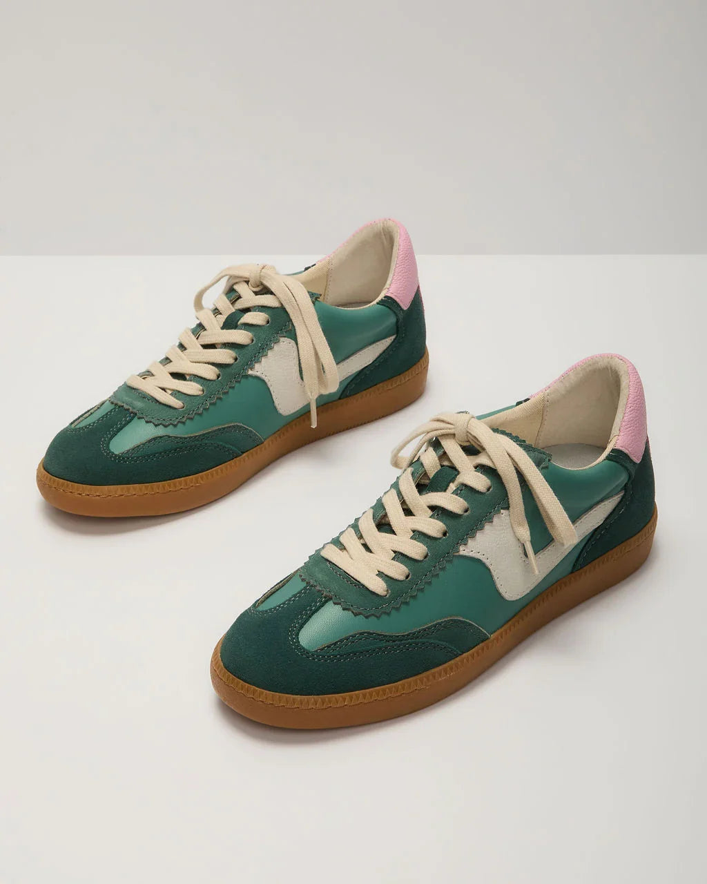 Right Catch Sneakers