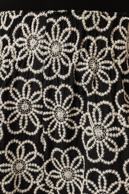 Jacey Embroidered Shorts Black White