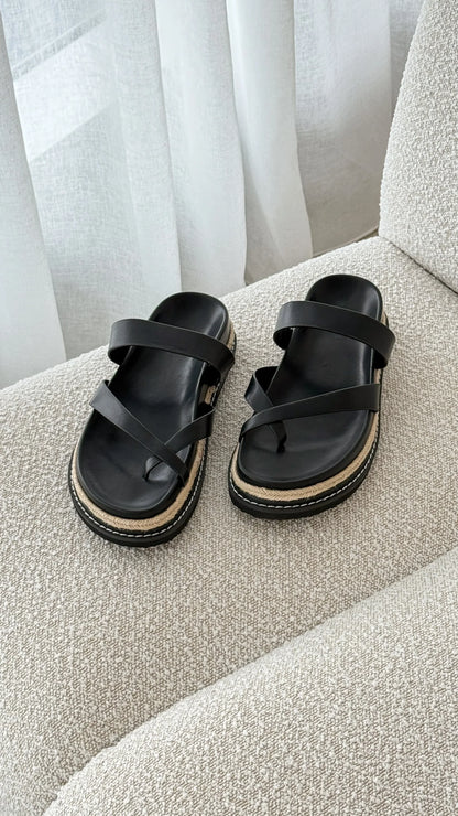 Amia Slide Black