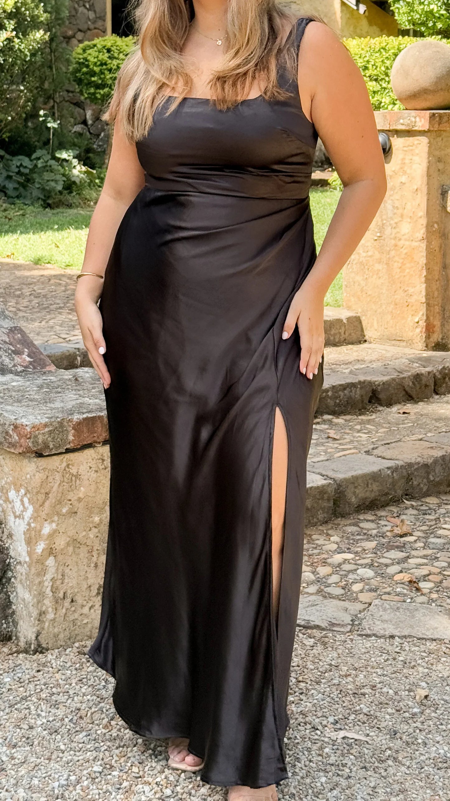 Alaria Maxi Dress Black