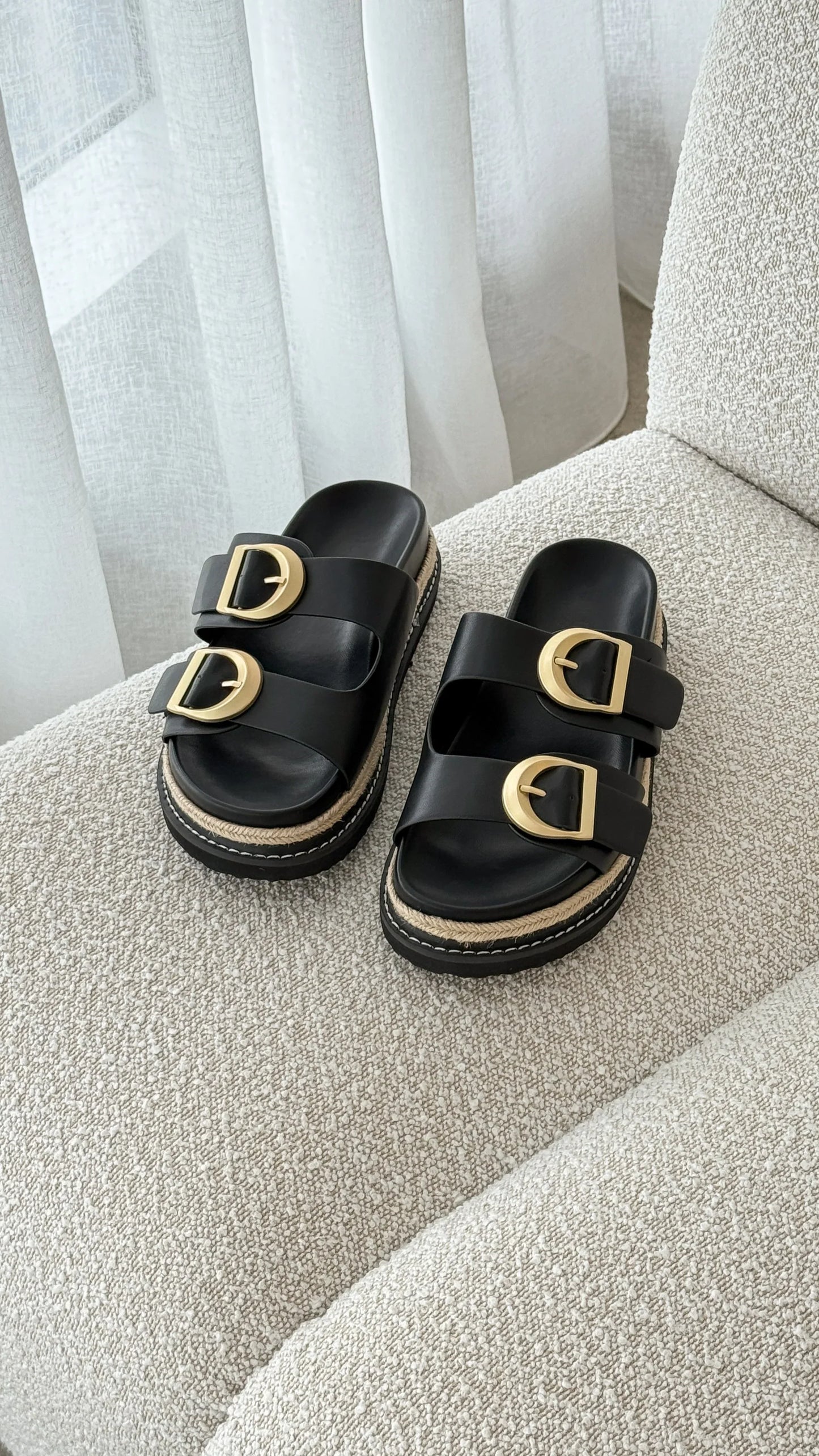 Anora Slide Black