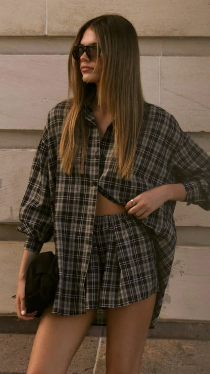 Arli Shorts Black Beige Plaid
