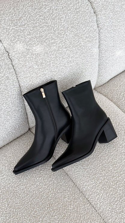 Leanora Boots Black