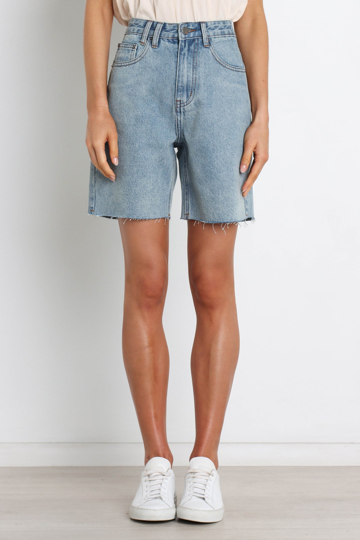 Hodgeman Shorts Mid Wash